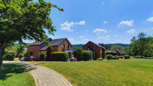 Three-Bedroom House image 4