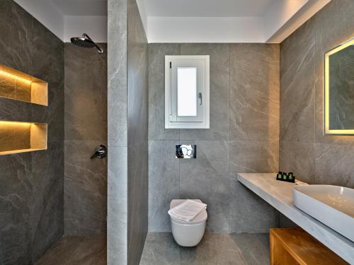 Superior Suite with Sea View image 10