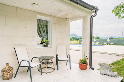 Pool & River House - Lazara in Danilovgrad