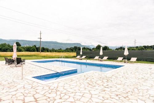 Pool & River House - Lazara in Danilovgrad