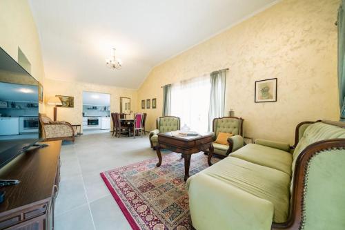Pool & River House - Lazara in Danilovgrad
