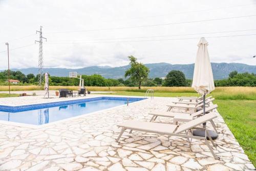 Pool & River House - Lazara in Danilovgrad