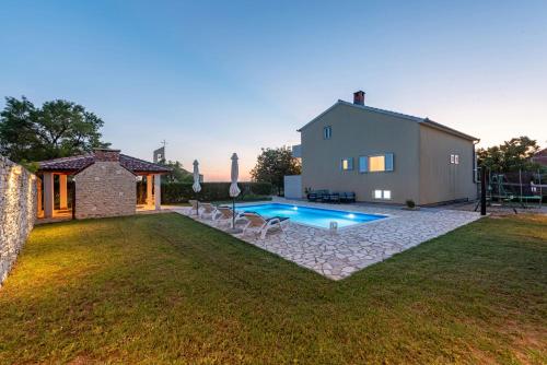 Peldbaseins, Villa Basil ZadarVillas in Donji Lepuri