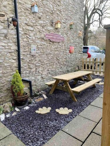 Happy Feet Cottage, Sleeps 6