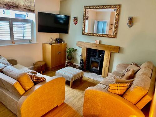 Happy Feet Cottage, Sleeps 6