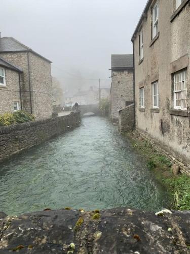 Happy Feet Cottage, Sleeps 6