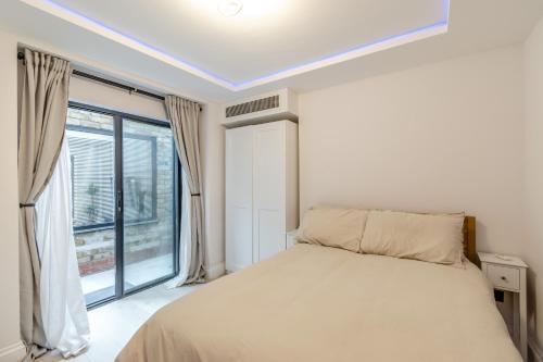 Entire Garden Flat with Parking - Portobello Road, London (photo 10)