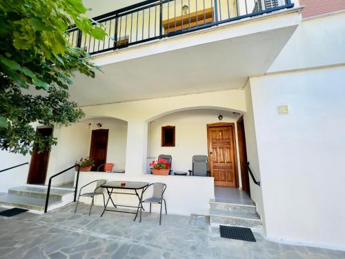  Studios Elena in Skala Rachoniou