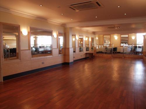 Bar/lounge, The Riviera Hotel & Apartments - Alum Chine in West Bournemouth