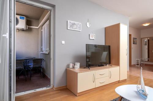 Apartment with Balcony image 10