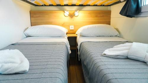 Mobile Home image 9