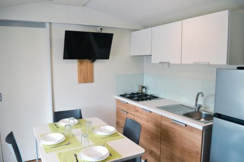 Mobile Home image 5