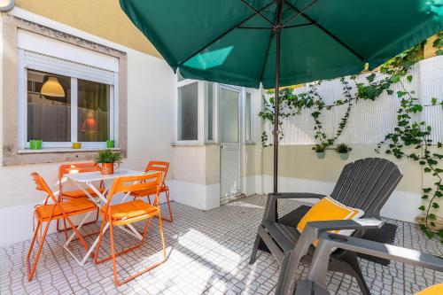ALM- Spacious. Sunny. Patio. Quiet area. FAST WIFI - image 14