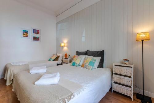ALM- Spacious. Sunny. Patio. Quiet area. FAST WIFI - image 7