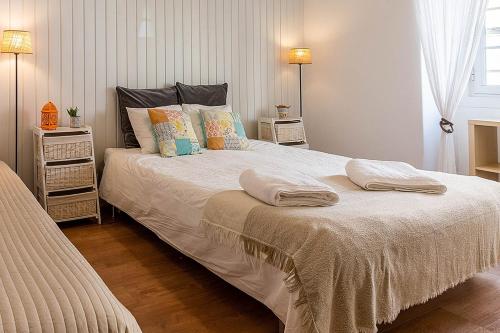 ALM- Spacious. Sunny. Patio. Quiet area. FAST WIFI - image 13