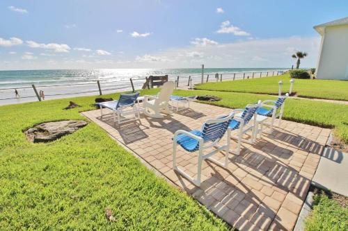 Colony Beach Club 139 in New Smyrna Beach, USA