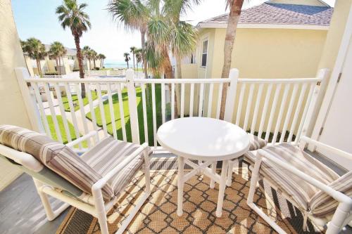 Colony Beach Club 241 in New Smyrna Beach, USA