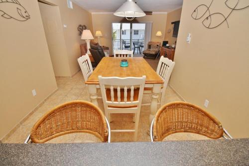 Colony Beach Club 205 in New Smyrna Beach, USA