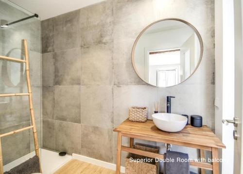 Bairro House Lisbon Charming Suites - image 4