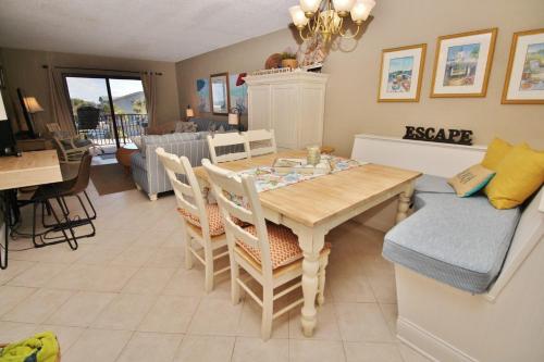 Hacienda del Sol II 306 in New Smyrna Beach, USA