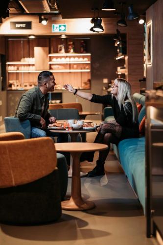 餐飲選擇, Moxy Sion in 錫永