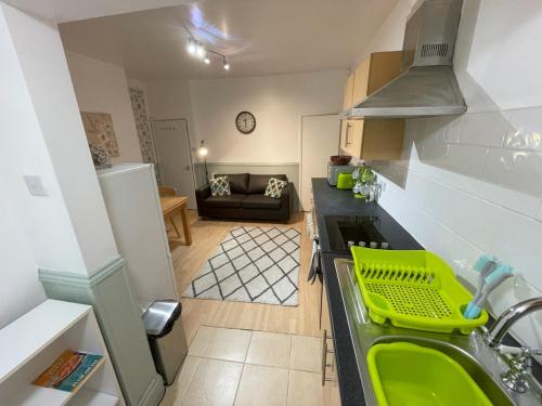 Kitchen, Self-Contained Ground Floor Flat in Near Center