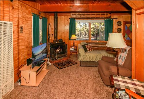 Big Bear Cabin 4U - Fenced yard on heavily treed lot, experience a true Big Bear Cabin! in Big Bear Lake, USA