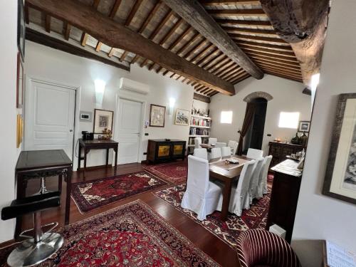 a casa di paola suite in 拉溫納市中心