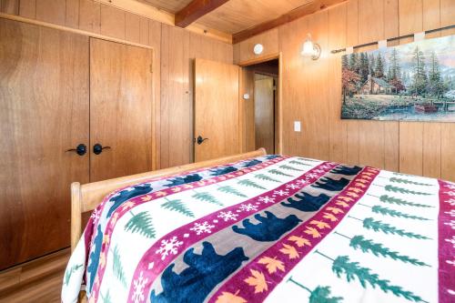 Finch Nest - Beautiful cabin in a convenient location! in Big Bear Lake, USA