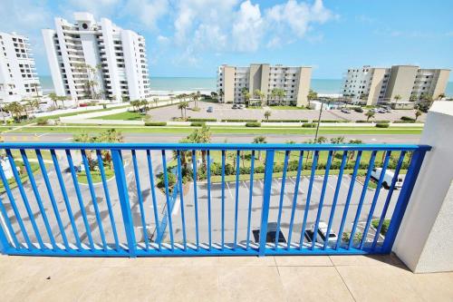 Oceanwalk 17-605 in New Smyrna Beach, USA
