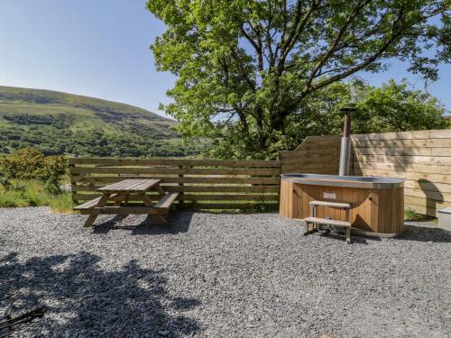 Viesnīcas āriene, Moelfre - Shepherds Hut in Llanbedr