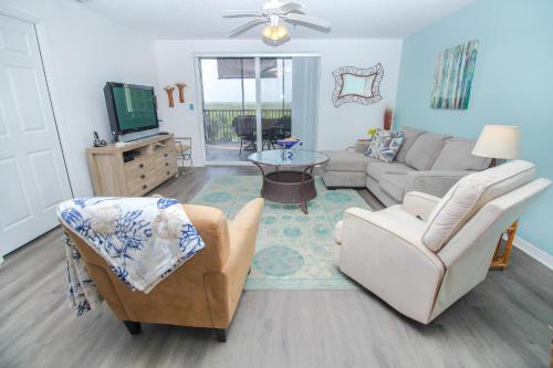 Oceanwalk 15-502 in New Smyrna Beach, USA