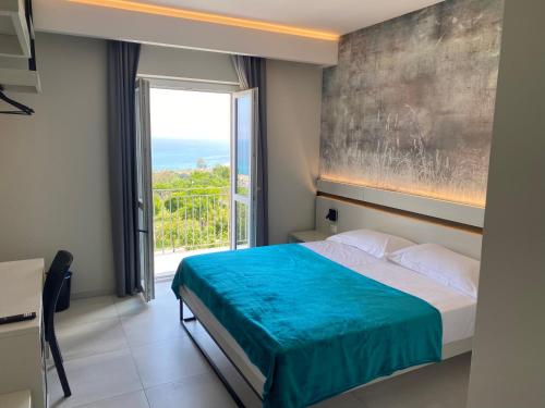 Queen Suite with Sea View