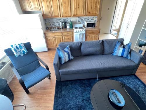 Centrally located Lakeside Studio Condo + Private Boat Dock in Conway, USA