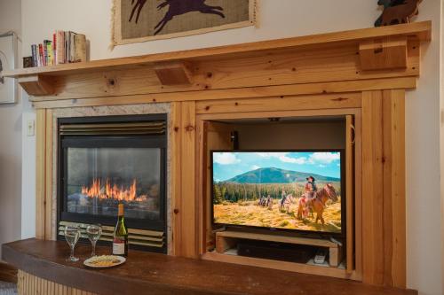 Teton Serenity by KABINO Dogs OK Community Hot Tub Near Grand Targhee Resort Electric Grill Sleeper Sofa in Driggs, USA