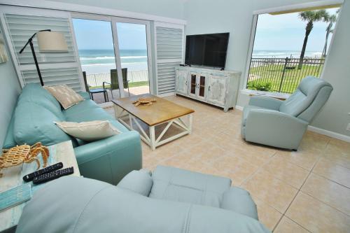 Sea Coast Gardens III 101 in New Smyrna Beach, USA
