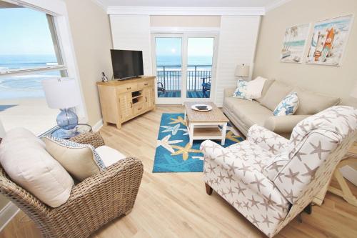 Sea Coast Gardens III 406 in New Smyrna Beach, USA