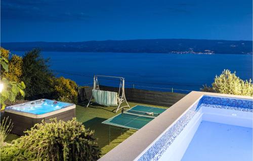 外部景觀, Two-Bedroom Holiday Home In Omis in 奧米斯