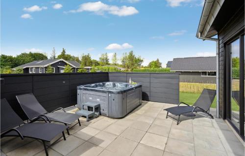 Vue extérieure, Gorgeous Home In Tarm With Wifi in Hemmet