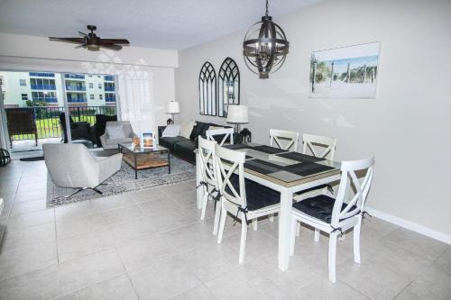 Oceanwalk 11-202 in New Smyrna Beach, USA