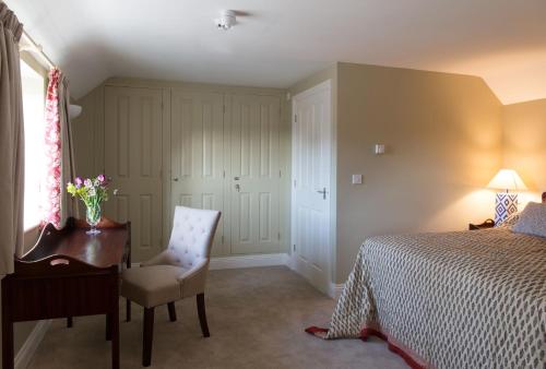 The Loddon Swan - image 12