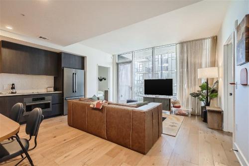 2BD Condo-Rainey St-Best views-RT Pool in Austin, USA