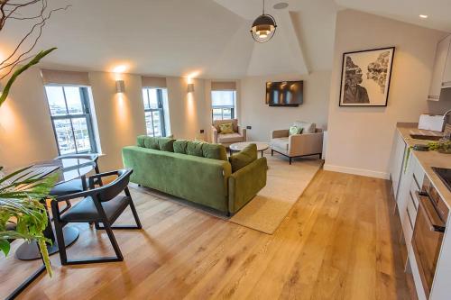 The Penthouse Suite - Harbour Views - Sleeps 4 - Apartment - Kent