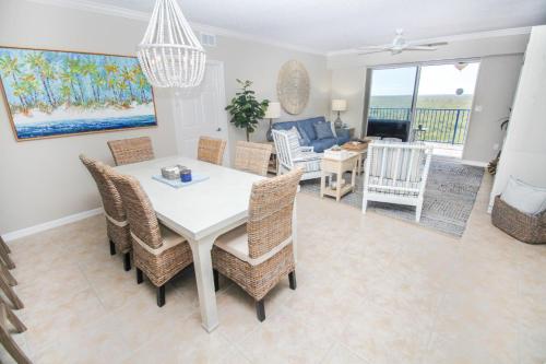Oceanwalk 16-602 in New Smyrna Beach, USA