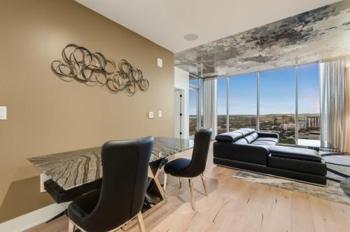 2 BR Amazing Panoramic View on Rainey Street in Austin, USA