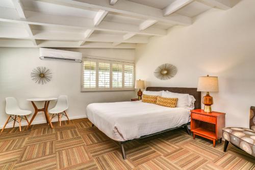 room detail thumbnail 1