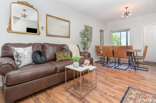 Amazing Downtown Views - 3 Minutes to Downtown! Amazing Downtown Views - 3 Minutes to Downtown!