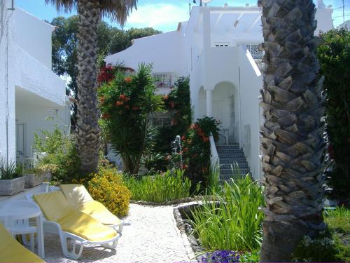 Сад, Dona Ana Garden in Лагос