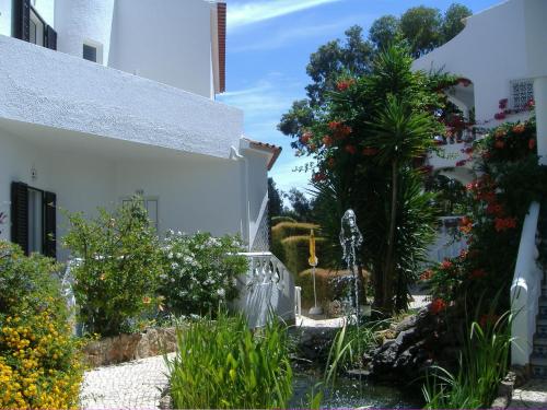 Сад, Dona Ana Garden in Лагос