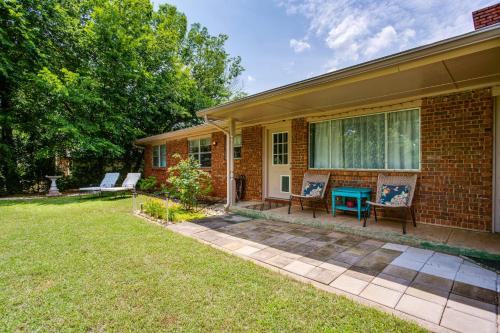Norman Home with Yard - Walk to Park and OU Campus - image 6